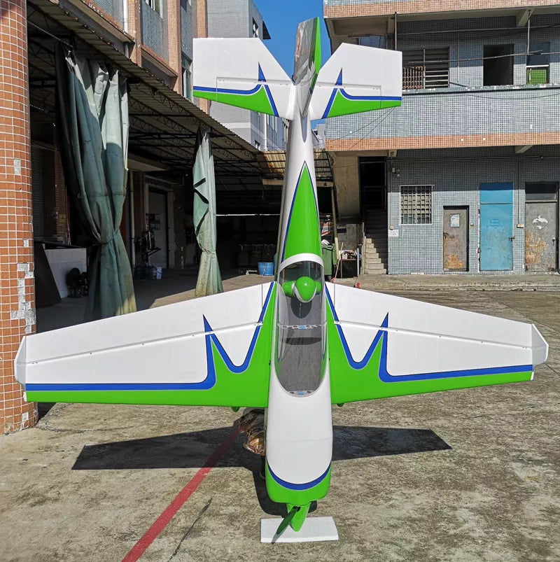 Extreme Flight - Extra 300 91" V2, Green/White ARF Kit