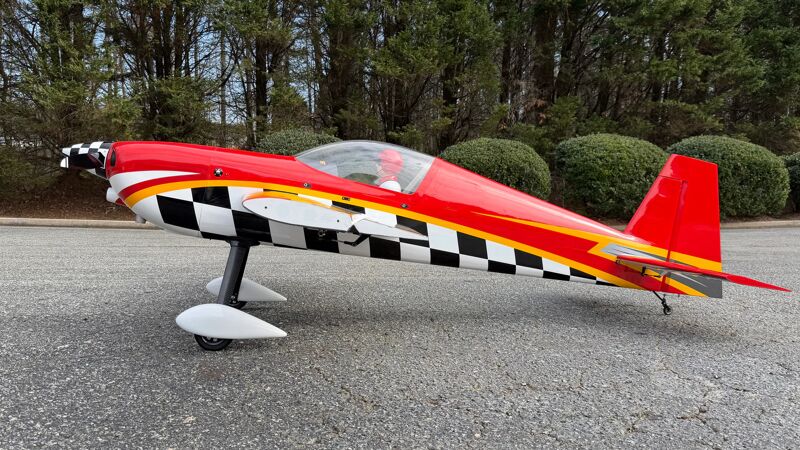 Extreme Flight - Slick 580 EXP 105.5" V3, Red/White (10th Anniversary Scheme) ARF Kit
