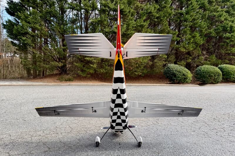 Extreme Flight - Slick 580 EXP 105.5" V3, Red/White (10th Anniversary Scheme) ARF Kit