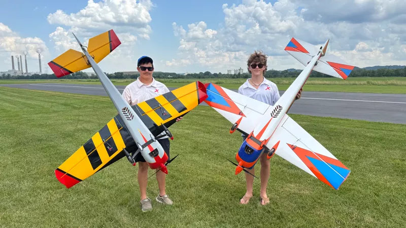 Extreme Flight - Slick 580 EXP 67", White/Blue/Orange ARF Kit