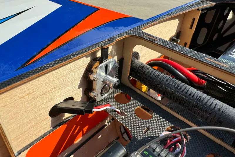 Extreme Flight - Slick 580 EXP 67", Yellow/Red/Grey ARF Kit